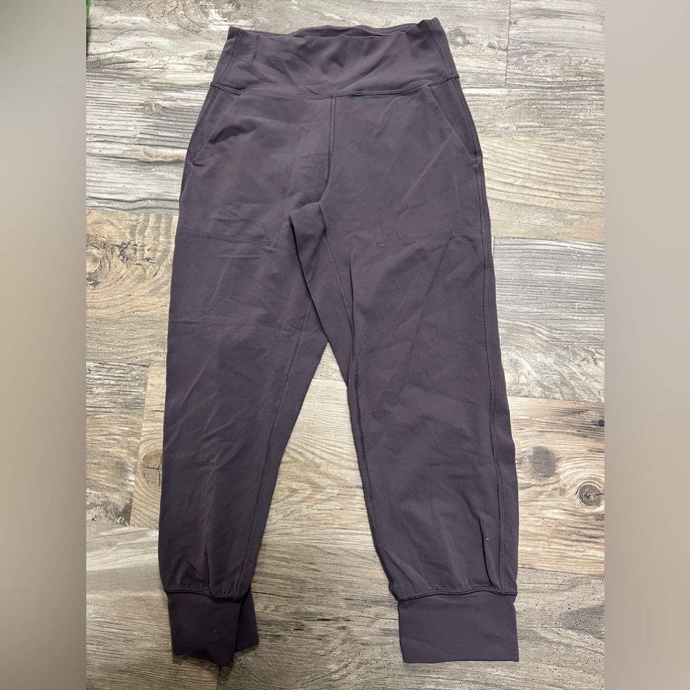 Lululemon Align cropped Joggers